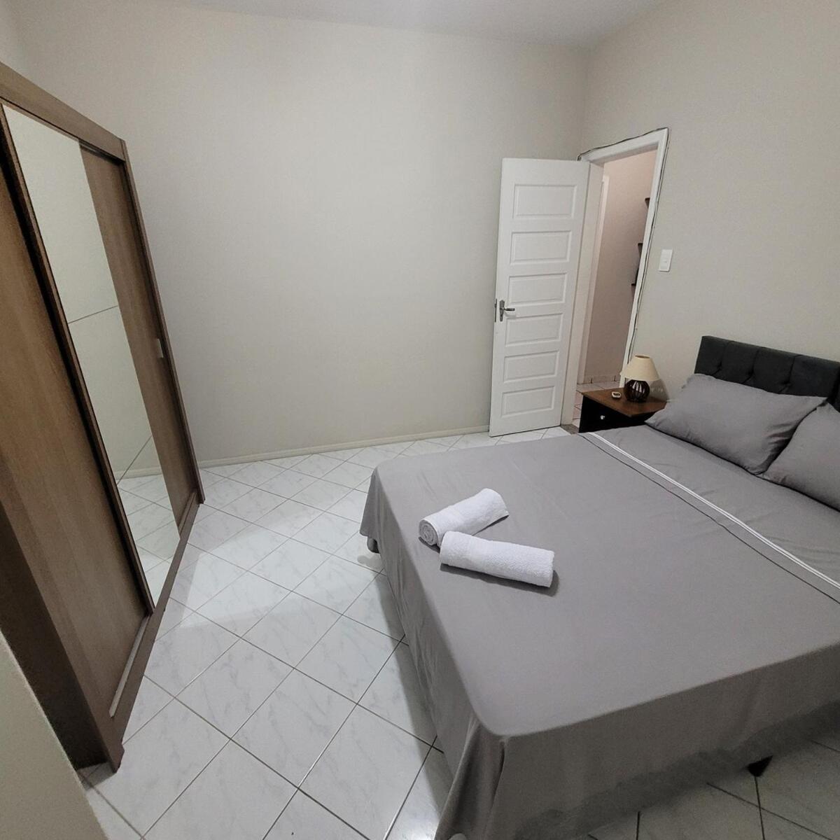 Casa Em Rua Tranquila A 200 Metros Do Agito Do Rio Vermelho E Da Casa de férias