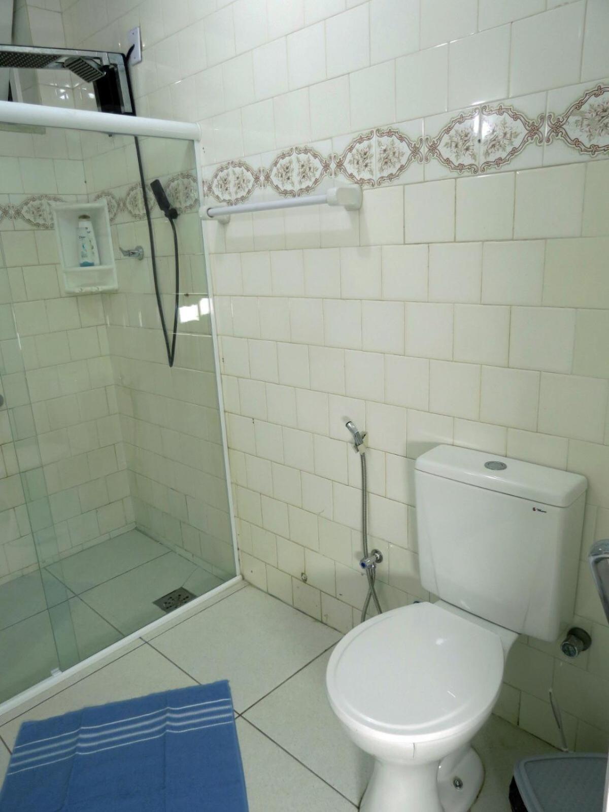 Casa Em Rua Tranquila A 200 Metros Do Agito Do Rio Vermelho E Da *