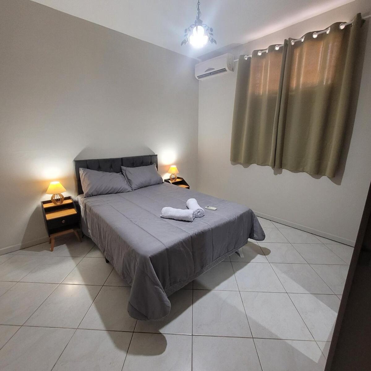Casa Em Rua Tranquila A 200 Metros Do Agito Do Rio Vermelho E Da *