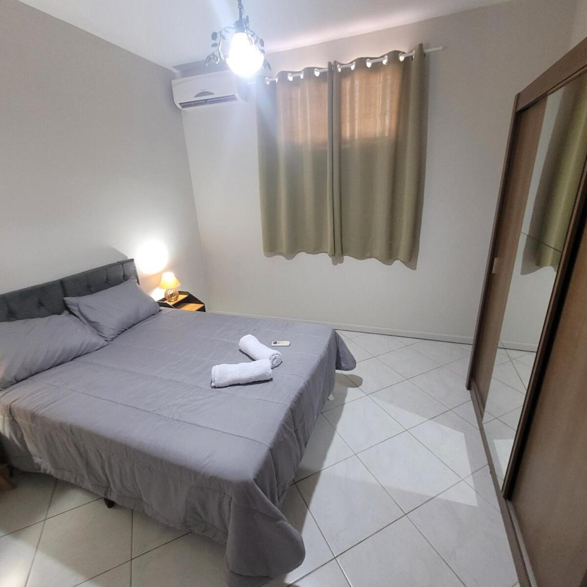 Casa Em Rua Tranquila A 200 Metros Do Agito Do Rio Vermelho E Da